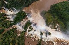 Водопады Salto Bossetti, Salto Bernabe Mendes и Salto Mbigua