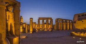 Peristyle of the Luxor Temple at night