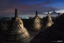 Stupas in the darkness