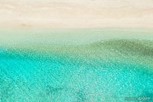 Color of Maldivian water #2