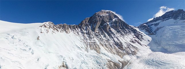 Mount Everest has been photographed from record height
