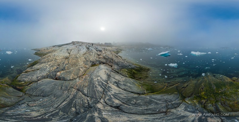 در ساحل Ilulissat