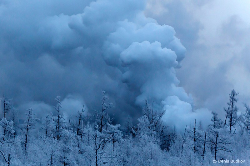 Eruption from the ground