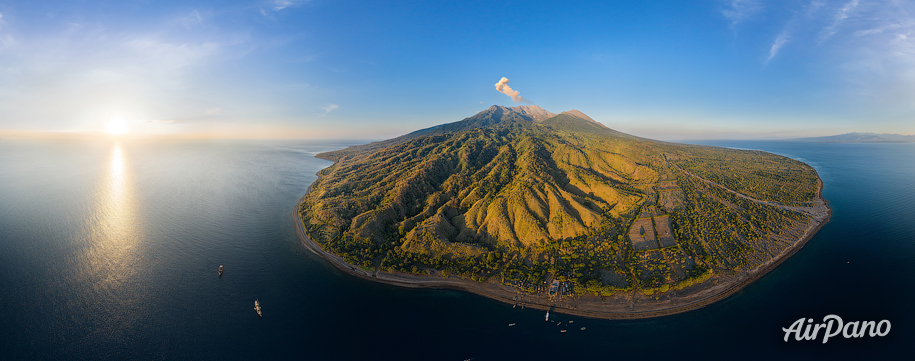 Sangeang volcano, Sangeang Island