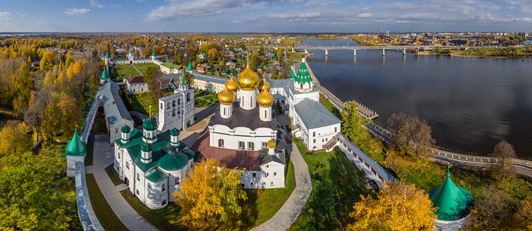 Russian christian church gold domes hi-res stock photography and images -  Page 13 - Alamy