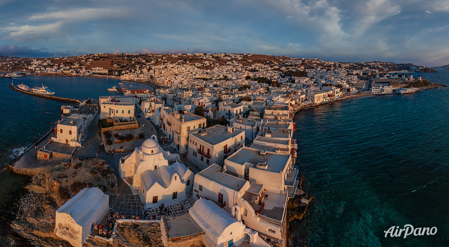 Near Panagia Paraportiani Church at sunset