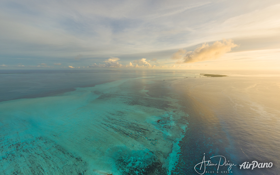 Cosmoledo Atoll در غروب آفتاب