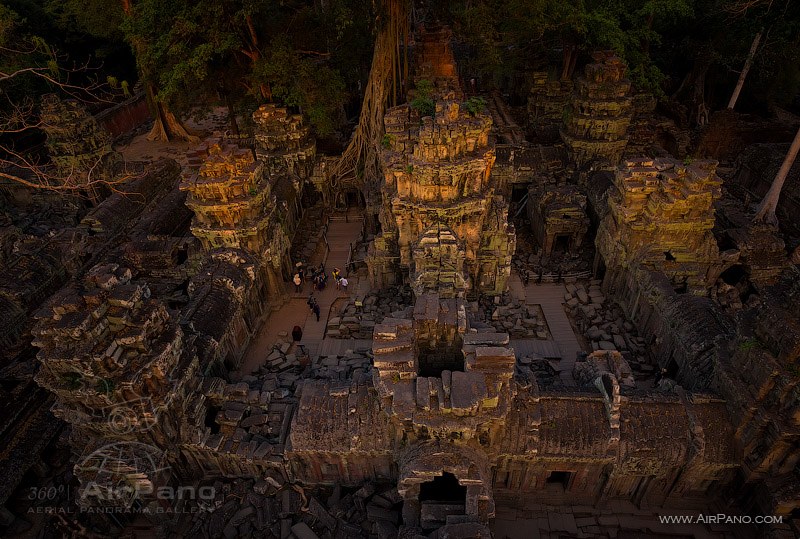 Ta Prohm  in the evening