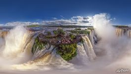 Viewing platform at the Devil’s Throat (Argentine side)