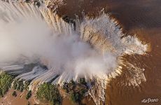 Devil’s throat from the height of 150 meters (Argentine side)