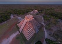 Mexico, Chichen Itza, Temple of Kukulcan in the last rays of the sun Mexico, Chichen Itza, Temple of Kukulcan in the last rays of the sun