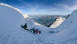 Climb to Mont Blanc du Tacul, Mont Blanc, Italy-France