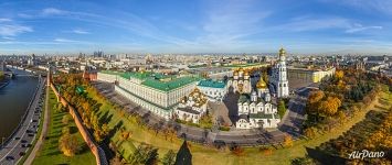 Panorama of Moscow Kremlin in autumn Panorama of Moscow Kremlin in autumn