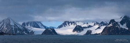 Svalbard Mountains at Forlandsundet Svalbard Mountains at Forlandsundet