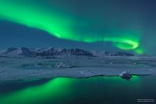 Aurora above the Jökulsárlón lagoon