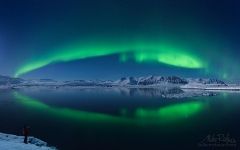 Aurora in the Jökulsárlón lagoon