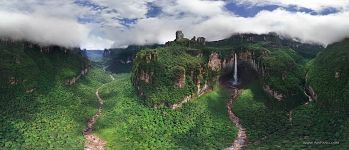 Dragon waterfall, Venezuela