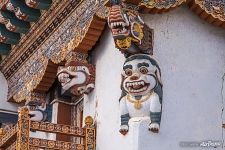 Gangteng Monastery, figures of magical creatures