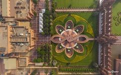 Park of lotus. Swaminarayan Akshardham, Delhi