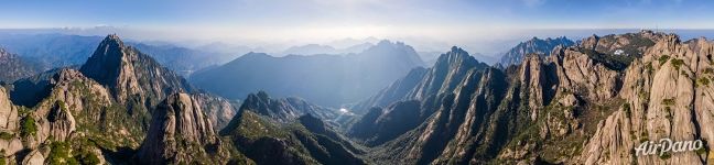 Lotus Peak. Panorama Lotus Peak. Panorama