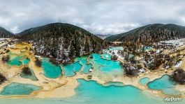 Huanglong, Sichuan. Panorama of the Beauty-Competing Pond Huanglong, Sichuan. Panorama of the Beauty-Competing Pond