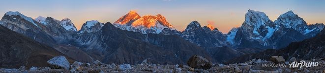 Sunset over Everest from the Renjo-La