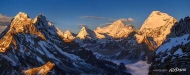 Sunset over Makalu, high camp view on Mera peak