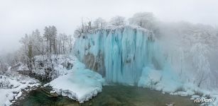 Fog near the falls