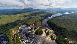 Canaima Lagoon from above
