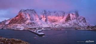 Reinebringen mountain