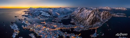 Above Svolvær at sunset Above Svolvær at sunset
