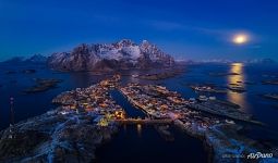 Lofotens at night