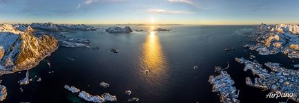 Svolvær at sunrise. Panorama