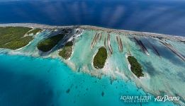 Rangiroa. Reef island