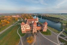 Mir Castle main entrance