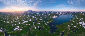 Kambalnoe Lake, Kamchatka
