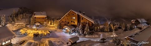 Méribel ski resort at night