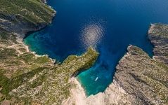 Cliffs Exo Chora and Kampi Cliffs Exo Chora and Kampi