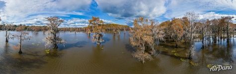 Autumn on the lake in Texas. Panorama Autumn on the lake in Texas. Panorama
