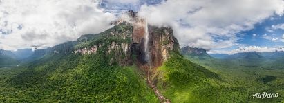 Panorama of Angel Falls in ultrahigh resolution (33500x12200 px)