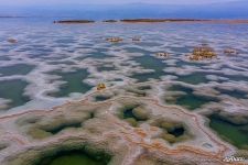 Salt patterns of Dead Sea