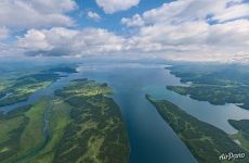 Kronotskoye Lake. Above Uzon Bay Kronotskoye Lake. Above Uzon Bay