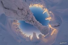 Snow arch