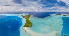 The lagoon of Tetiaroa in cloudy weather The lagoon of Tetiaroa in cloudy weather