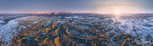 Chara Sands at sunrise Chara Sands at sunrise