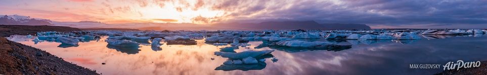 Jokulsarlon ice lagoon, Iceland Jokulsarlon ice lagoon, Iceland