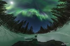 Aurora on a moonlit night Aurora on a moonlit night