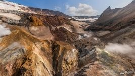 Mutnovsky volcanoб caldera at summer 4 Mutnovsky volcanoб caldera at summer 4
