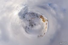 Mutnovsky volcanoб caldera at winter 6