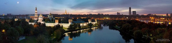 Novodevichy Convent at night